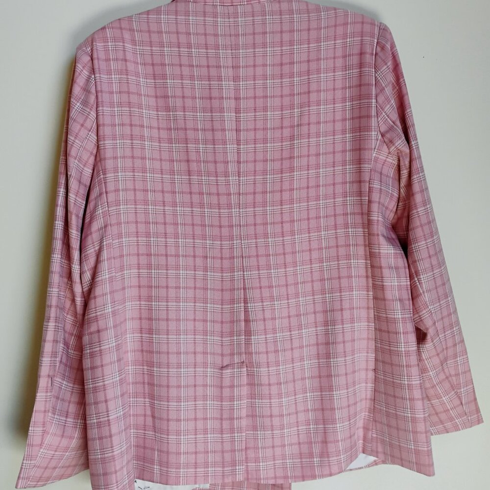 Large Pink Plaid Blazer with patches - Picture 5 of 5